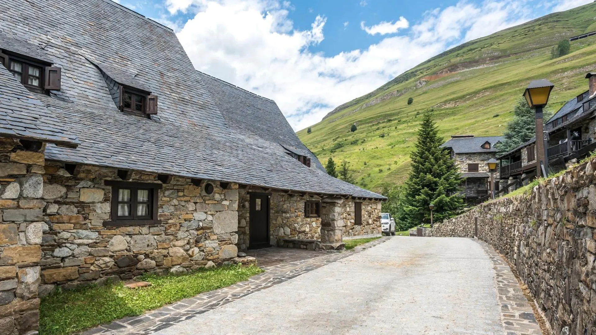 Pleta Baqueira Luxe 3 By Feelfree Rentals Naut Aran 0*,  Spain